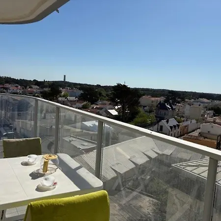 Confortable Rénové Avec Vue Sur Mer, Au Cœur De - Fr-1-323-32