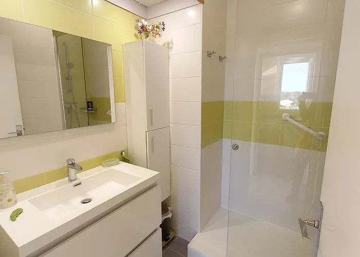 Renove 1 Au Bord De Avec Garage - Fr-1-323-32 *