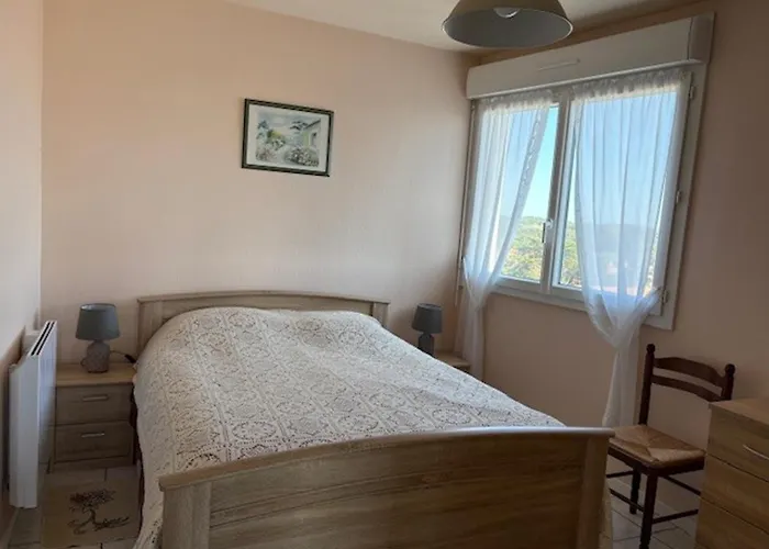 Renove 1 Au Bord De Avec Garage - Fr-1-323-32